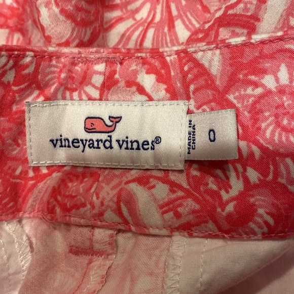 0 Vineyard Vines pink and white shorts - Picture 3 of 4